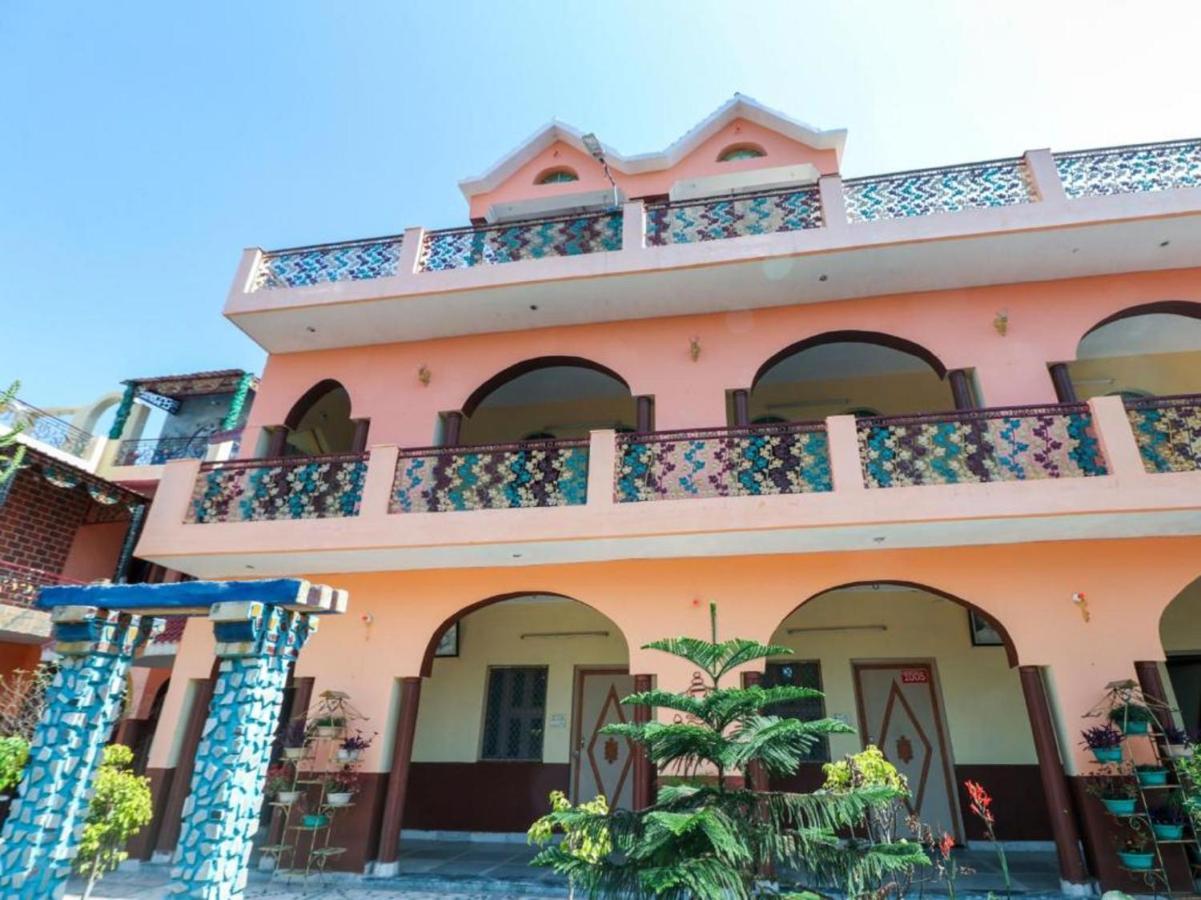 Hotel Flora Suites Mumbai Exterior photo