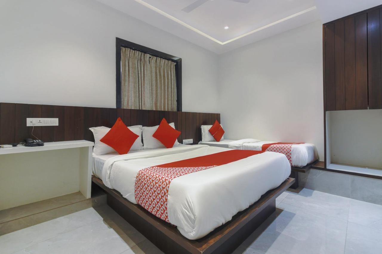 Hotel Flora Suites Mumbai Exterior photo